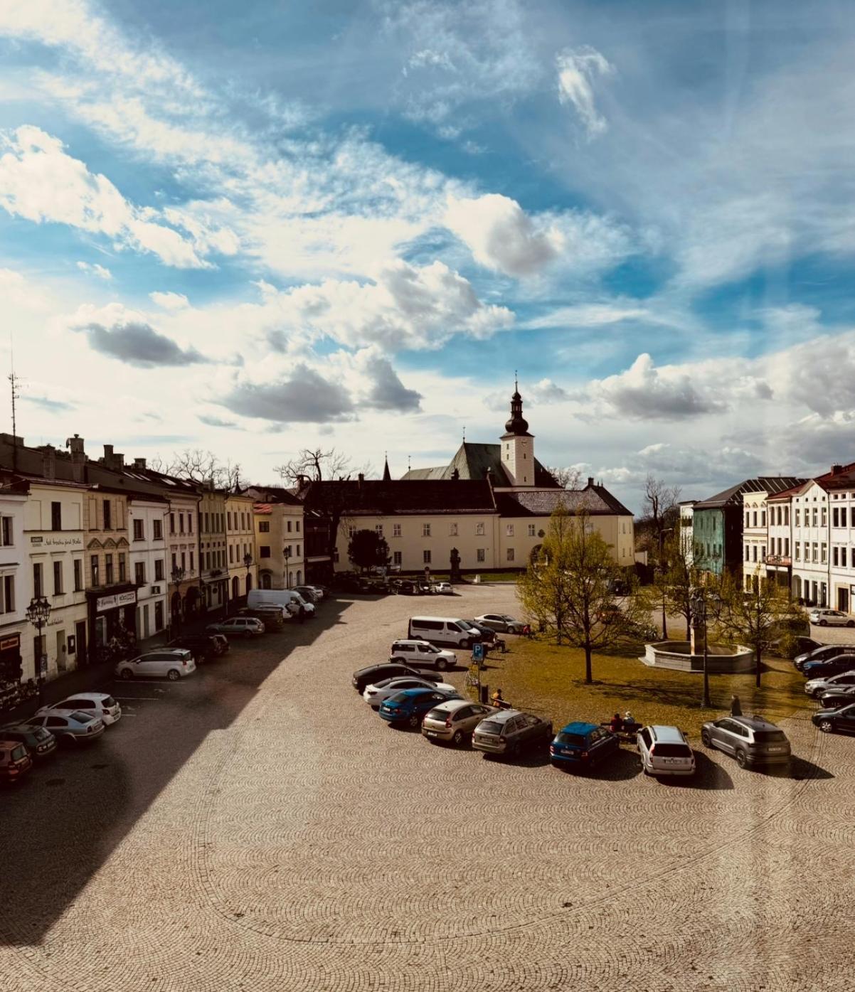 Hotel Maxim Frýdek-Místek Kültér fotó